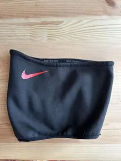 NIKE黒 ジュニアネックウォーマー　ロゴ入り　120〜130程度