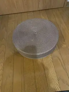 円形ベージュクッション