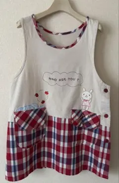 送料込み☆チェック柄エプロン ウサギのイラスト付き