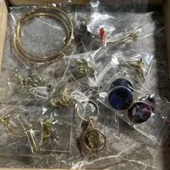 ゴールドトーンピアスセット