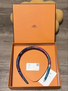 新品HERMES エルメス カチューシャ エルサ ワイルド　シンガポール　シルクのサムネイル