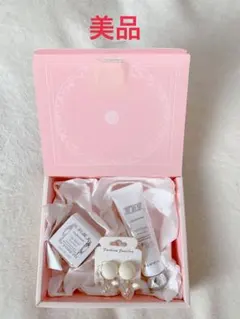 ジルスチュアート　ハンドクリーム　リップバーム　イヤリング