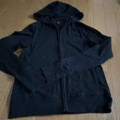 UNIQLOUVパーカー ブラック ポケット　フード付きサムホールあり