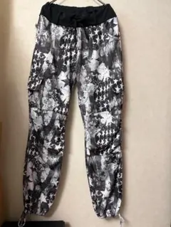 #4948 【MIKANO カーゴジョガーパンツ 星柄 モノトーン Mサイズ】のサムネイル
