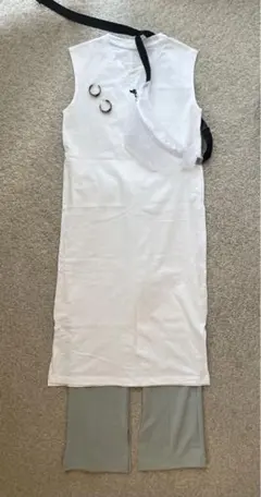 Tシャツワンピース・フレアスカート・クリアウエストバッグ・ピアス