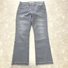 フレームワーク クロップドフレアデニムパンツ　カットオフ グレー 36のサムネイル