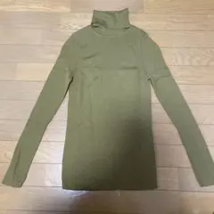 UNIQLメリノリブタートルネックセーター　Lサイズ