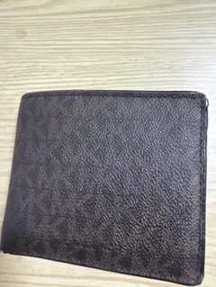 マイケルコース二つ折り財布