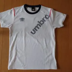 美品umbroサッカー半袖シャツ