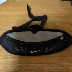 ナイキ　ランニング　ポシェット　Nike ボディバッグ