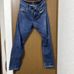 スキニージーンズ