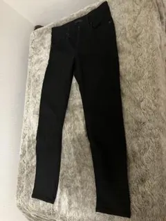 ユニクロ　ジーパン　黒