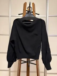 eimy istoire オフショルダー バルーン袖 黒セーター