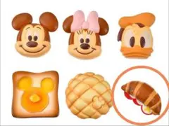 ディズニーストア　ミッキーズベーカリー　シークレットブローチ クロワッサン
