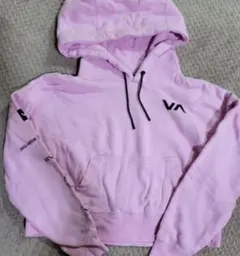 【新品未使用】RVCA ピンク フード付きパーカー