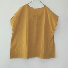 エヘカソポ コットン100% 裾スカラップ刺繍 Vネックブラウス マスタード