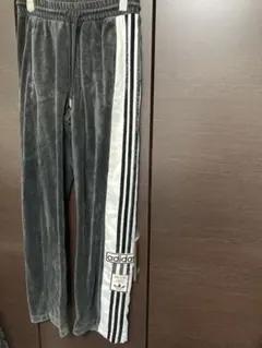 adidas ベロア　ベルベットパンツ
