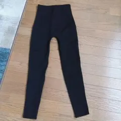 ブラック　ストレッチパンツ