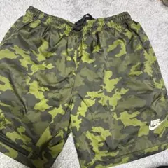 Nike迷彩ショートパンツ