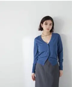 NATURAL BEAUTY BASIC Vネックコンパクトカーディガン