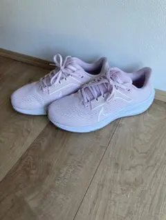 NIKE 24.5cm レディース　ピンク　ランニングシューズ　スニーカー　陸上