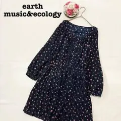 アースミュージックアンドエコロジー　長袖ひざ丈ワンピース　花柄　プリーツ　紺色