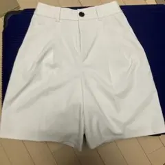 GU ショートパンツ ホワイト Sサイズのサムネイル