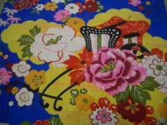 古布正絹はぎれ青地に御所車や花　148㎝　アンティーク着物リメイク古裂