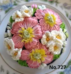 No.727 刺繍ブローチ ハンドメイド くるみボタン