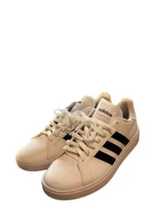 adidas ホワイト ブラック スニーカー