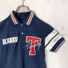 TOMMY トミー (S) 半袖ポロシャツ　ビッグロゴ　プリント　ネイビー