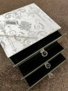 ローラアシュレイ ジュエリーボックス - メルカリ