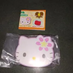 サンリオ　minimini折りたたみテーブル　ダイカットハローキティ（お花）