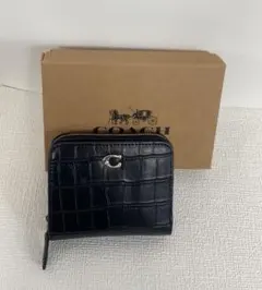 [新品未使用]COACH コーチ二つ折り財布 クロコダイル柄　レザー　ブラックのサムネイル