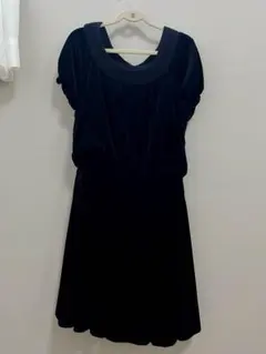 【JILL by JILLSTUART】袖ビジュー付き ベロア ワンピースのサムネイル