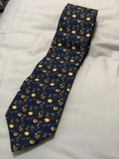 ネクタイ　フェラガモ