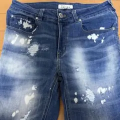 ダメージデニムパンツ