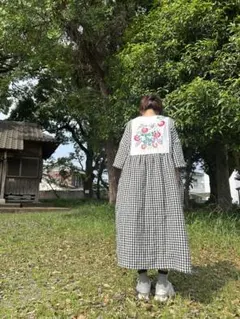 チェック柄花柄刺繍ロングシャツワンピース ウクライナ刺繍のサムネイル