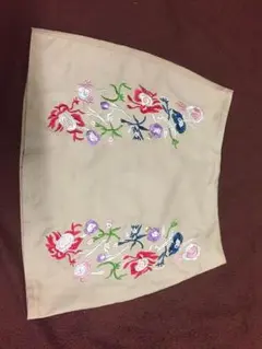 【お値下げ！】韓国ファッション 刺繍 台形スカート