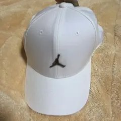 新品タグ付　JORDAN キャップ メタルジャンプマン　帽子　ジョーダン　野球帽のサムネイル