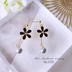 ♡ハンドメイド♡ビジューピアスorイヤリング№590ファルファーレ