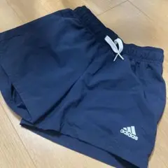 adidas ネイビー ショートパンツ