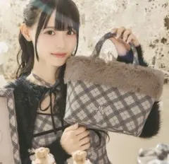 ビッグリボンバニティショルダー ミシェルマカロン 🩶 大人気バニティバッグの新色ブラック×ホワイト🖤🤍 シンプルな服装