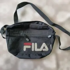 FILA ブラック ショルダーバッグ メッシュポケット付きのサムネイル