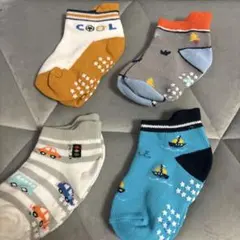 キッズ用ショートソックス4足セット滑り止め付き