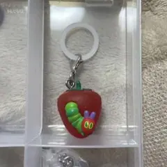 ガチャガチャ はらぺこあおむし いちご めじるしアクセサリー 未使用