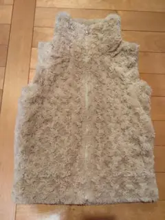 Party's Pick ベージュ ファーフリースベスト 140
