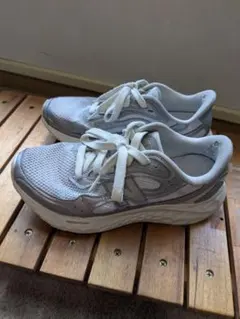 ニューバランス FRESH FOAM WARISTS4 ホワイト　シルバー24のサムネイル