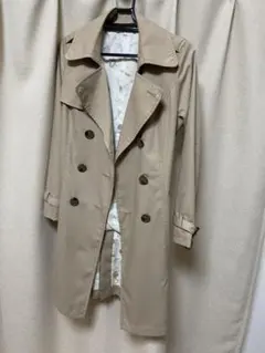 トレンチコート ベージュ　Sサイズ　形綺麗　デザイン可愛い