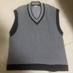 ニットベスト ブラックとホワイト チェック柄